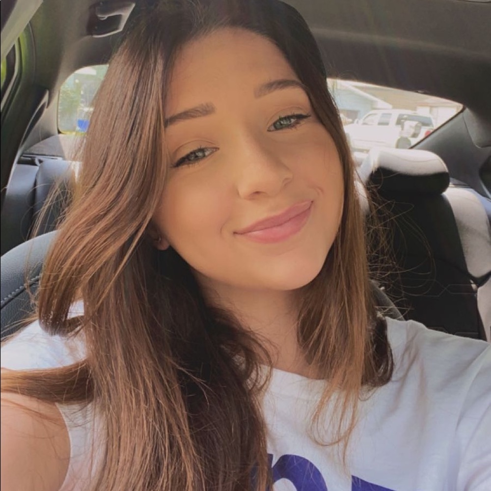Meet your Posher, Mia